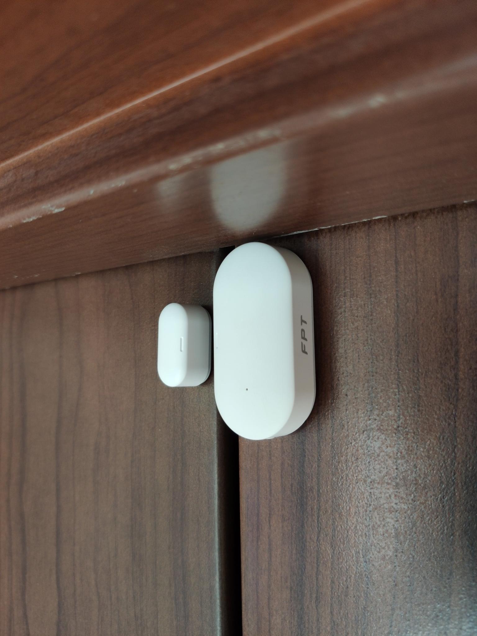 Cảm biến mở cửa Zigbee